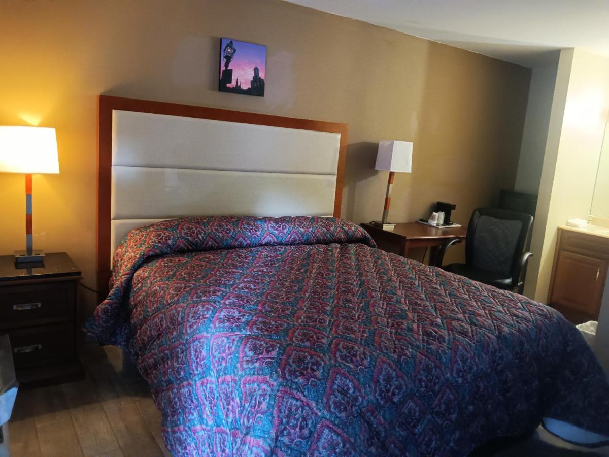Maple Leaf Motel New Milford Εξωτερικό φωτογραφία