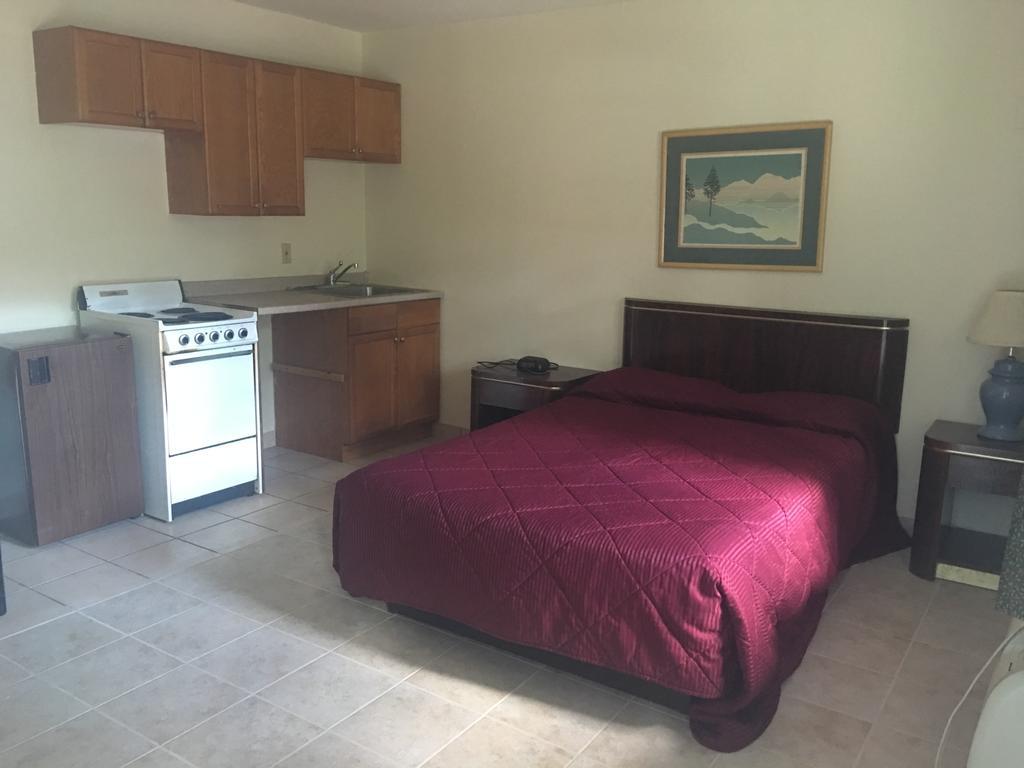 Maple Leaf Motel New Milford Εξωτερικό φωτογραφία
