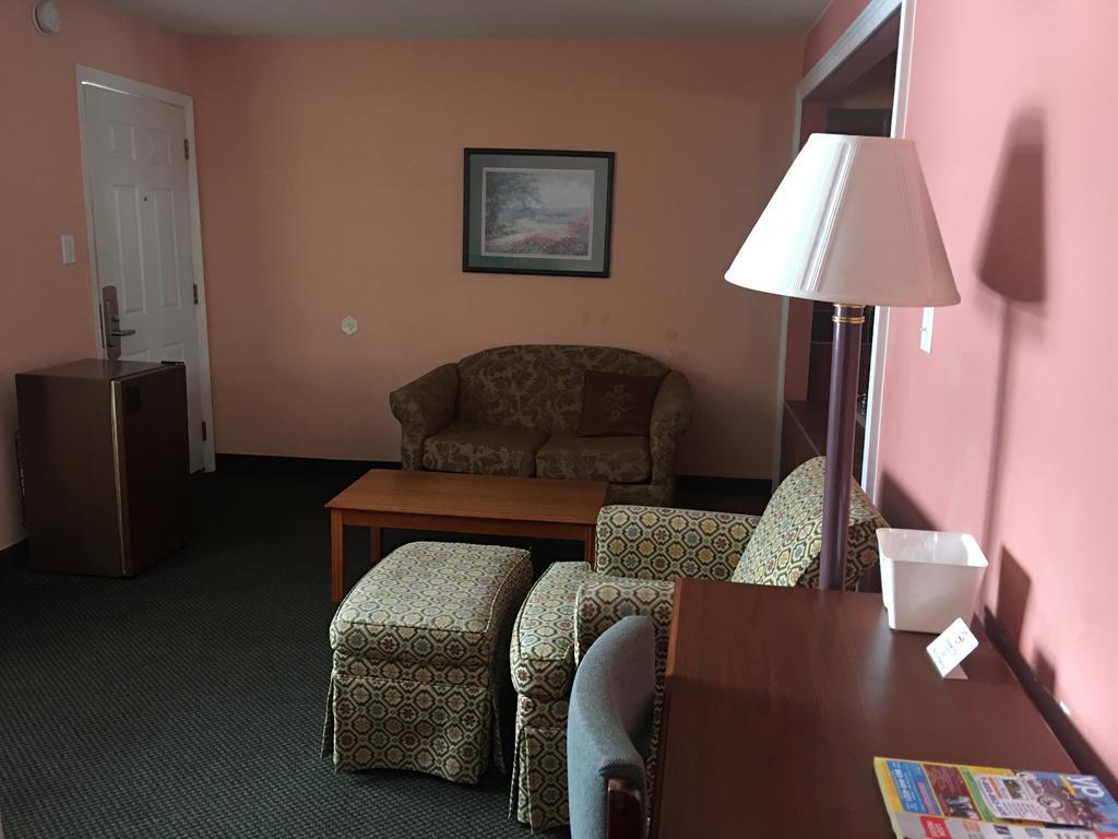 Maple Leaf Motel New Milford Εξωτερικό φωτογραφία